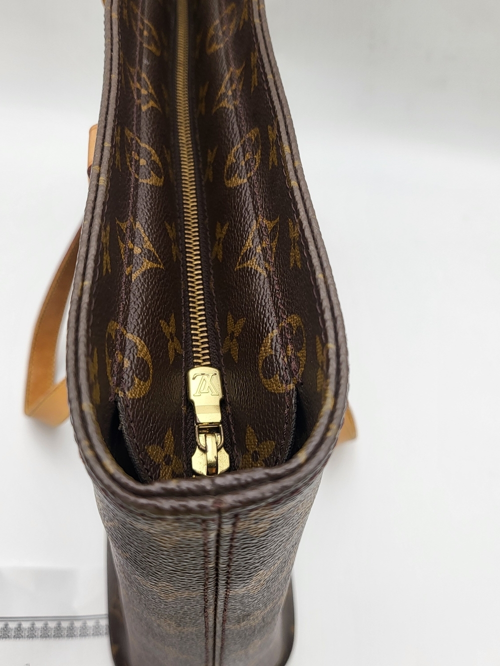 LOUIS VUITTON Monogram GM Luco. Authentic w/COA.. - Picture 10 of 16